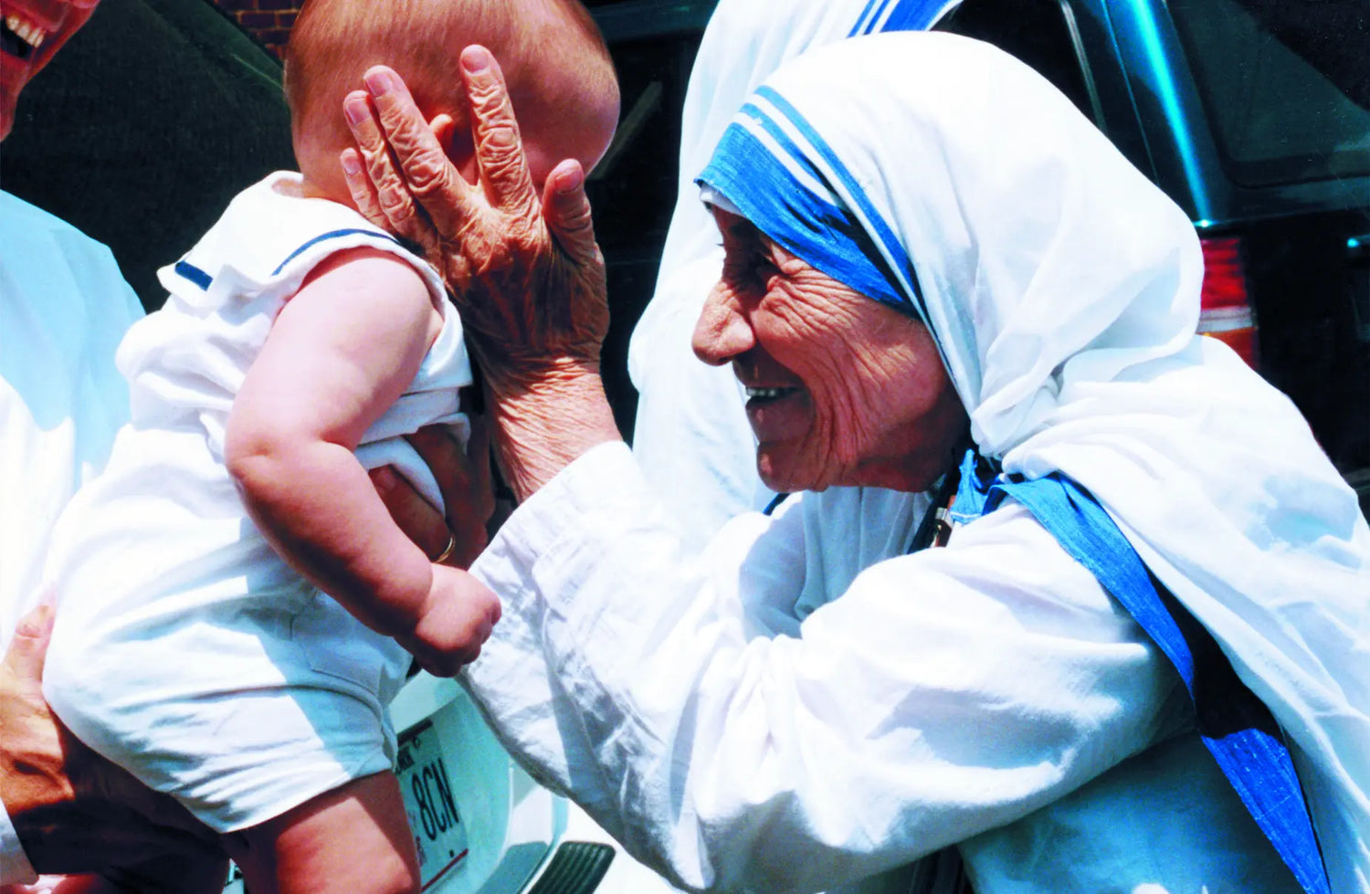 Mother_Teresa_Holding_Baby